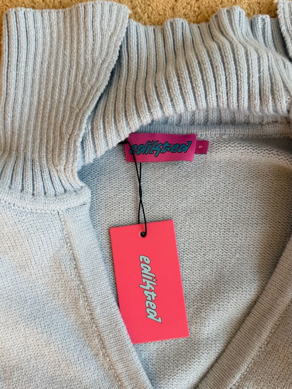NWT Edikted Marcie Oversize Cropped Sweater Light Blue Size S - Picture 4 of 4